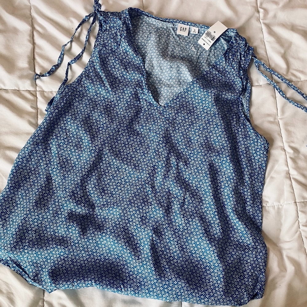 T&T GAP NWT Floral Tank Top Blouse